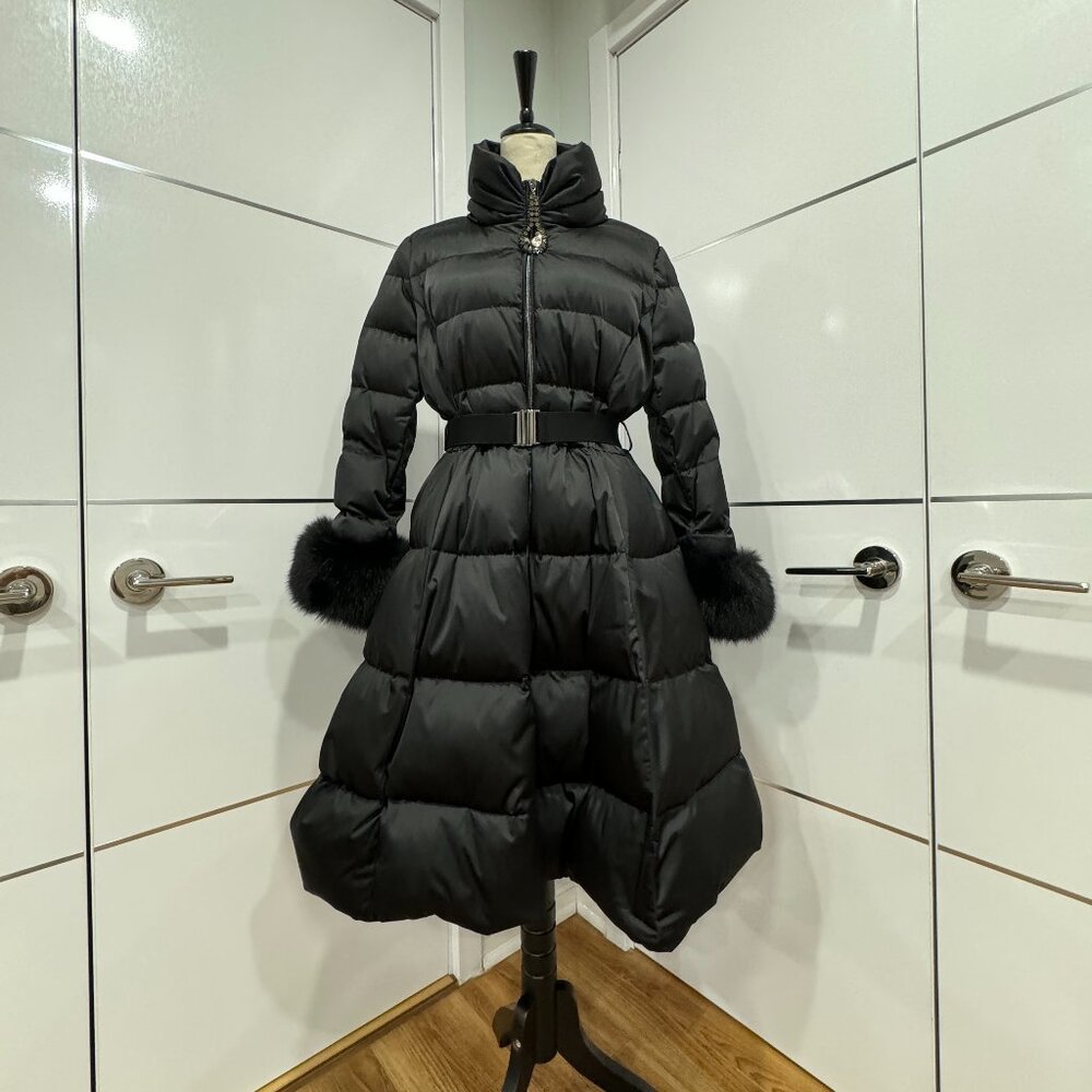 VDP - Via delle Perle Women's Down Jacket, Size 50, US L-XL.